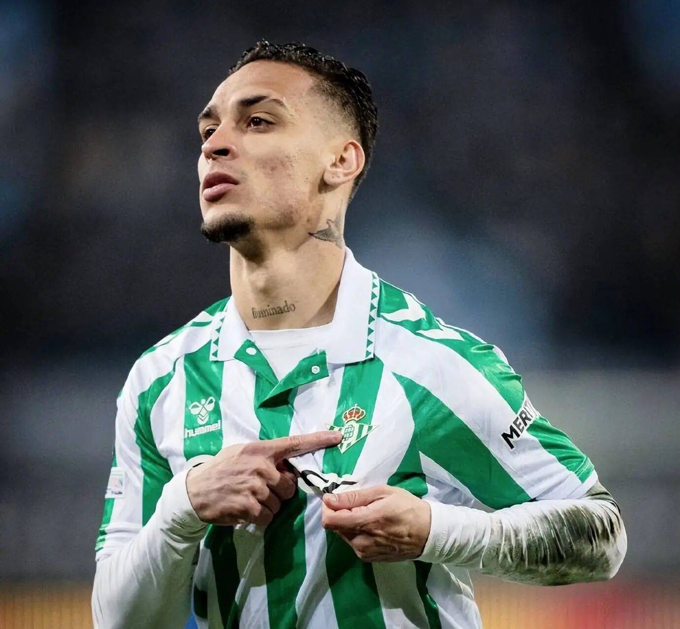 皇家社会战胜贝蒂斯，重返胜利赛道！(皇家社会战胜贝蒂斯,重返胜利赛道了吗)