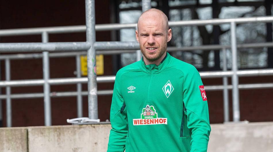 包含不莱梅老将担任球队荣誉主帅，传承俱乐部精神的词条